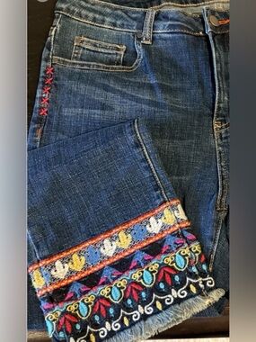 Tru luxe embroidered jean